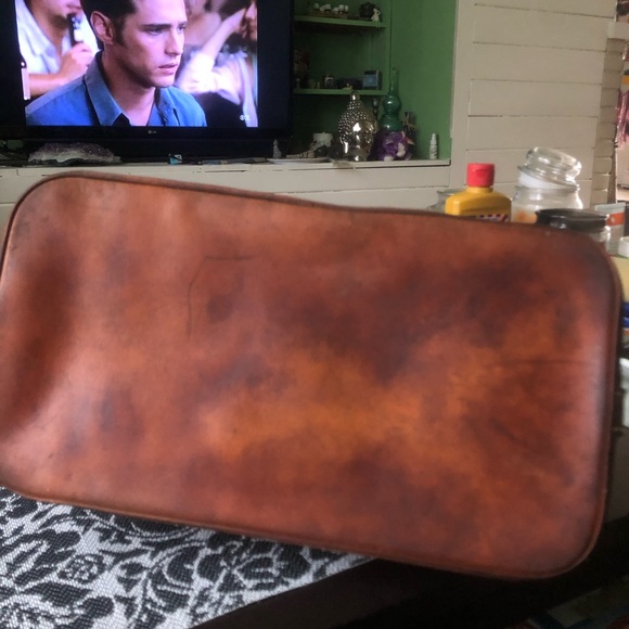 SoLD on IG ⭐️𝕃𝕠𝕦𝕚𝕤 𝕍𝕦𝕚𝕥𝕥𝕠𝕟 𝔸𝕃𝕄𝔸 PM - Picture 12 of 13